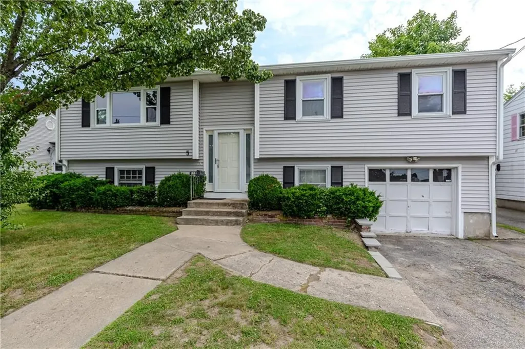 5 Standish Avenue North Providence RI 02911