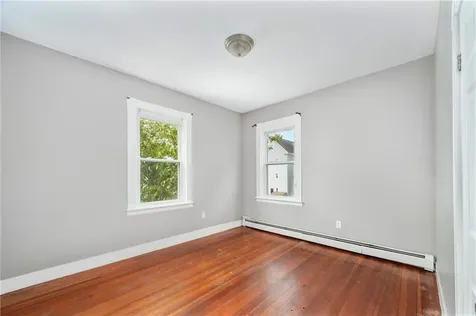 8 Eaton Street Providence RI 02908