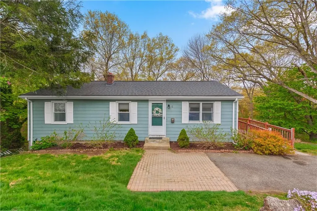 6 Linda Court Coventry RI 02816