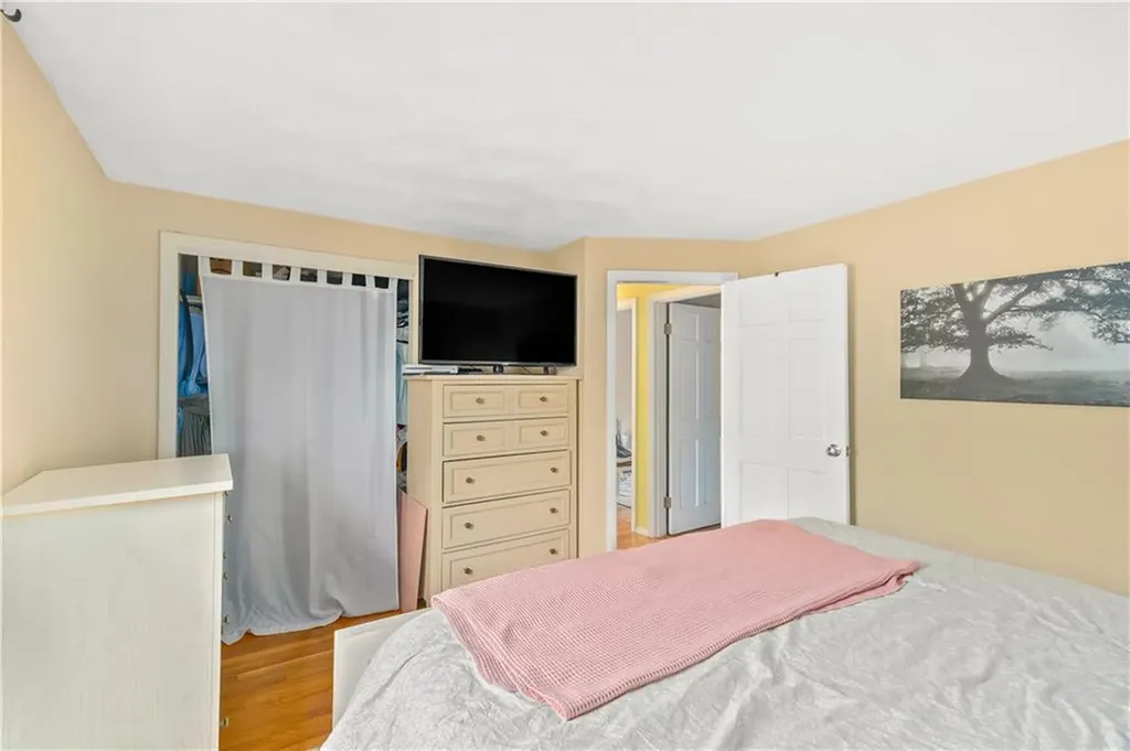 6 Linda Court Coventry RI 02816