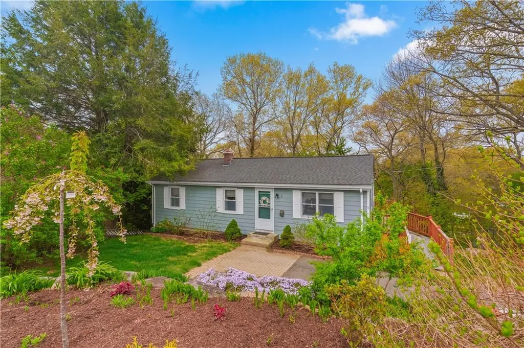 6 Linda Court Coventry RI 02816