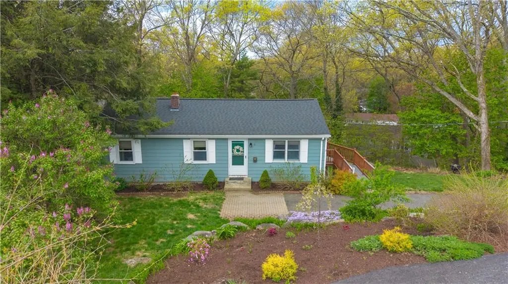 6 Linda Court Coventry RI 02816