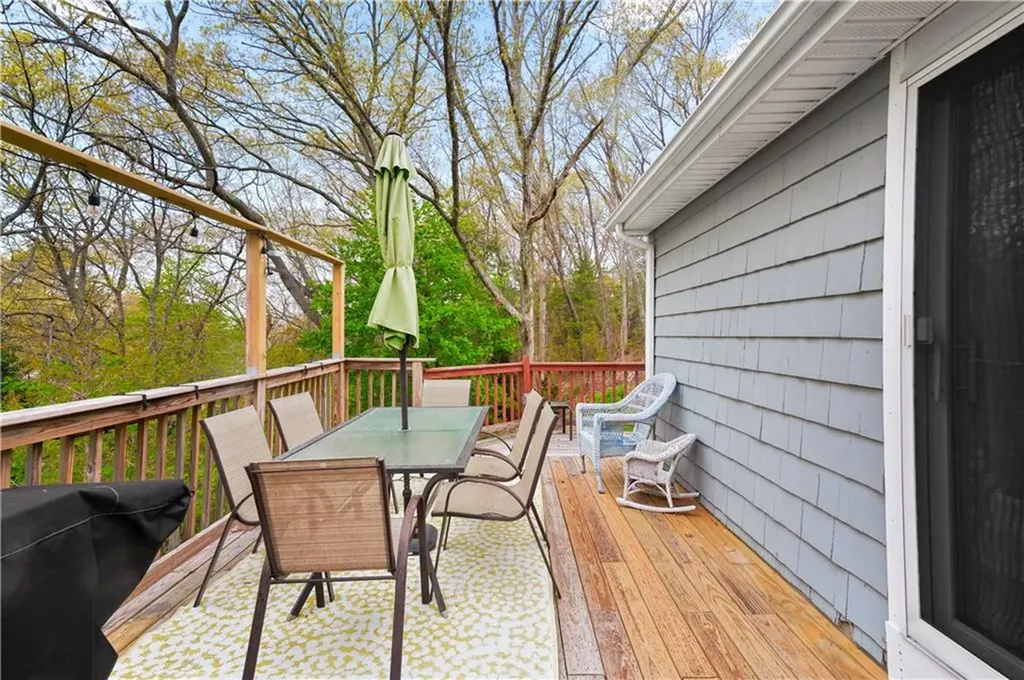 6 Linda Court Coventry RI 02816