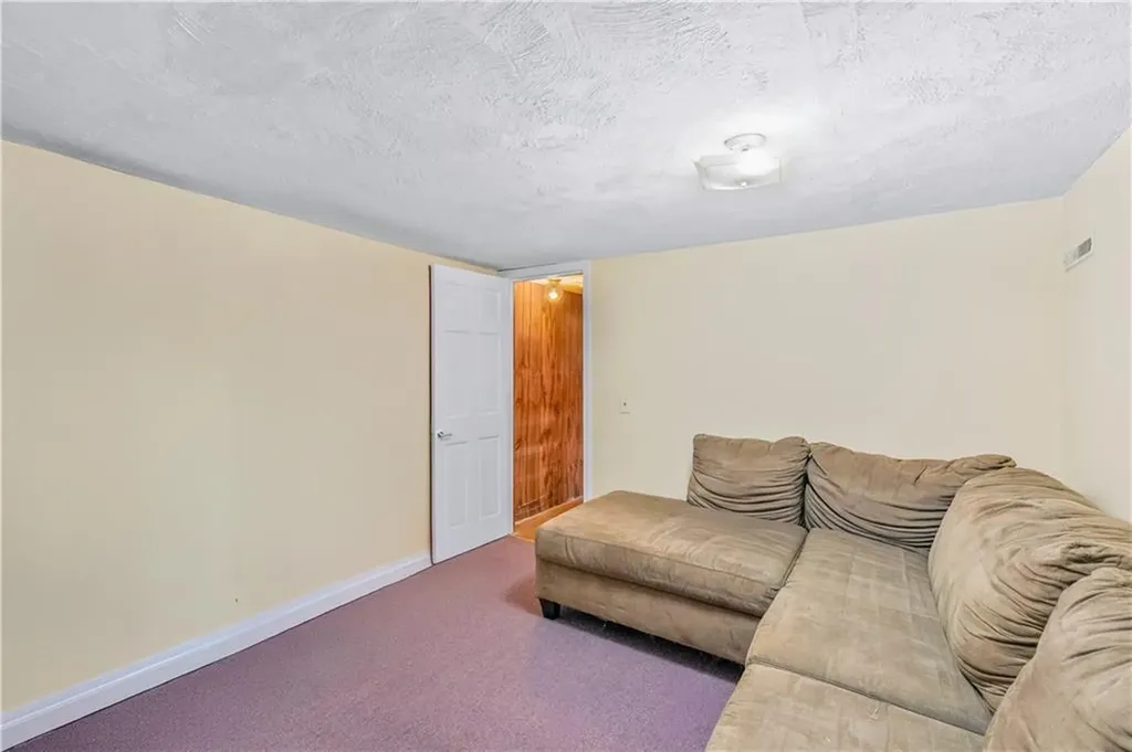 6 Linda Court Coventry RI 02816