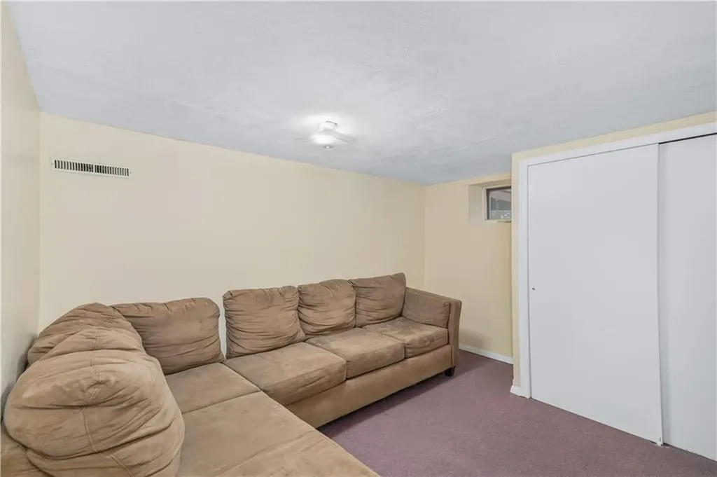 6 Linda Court Coventry RI 02816