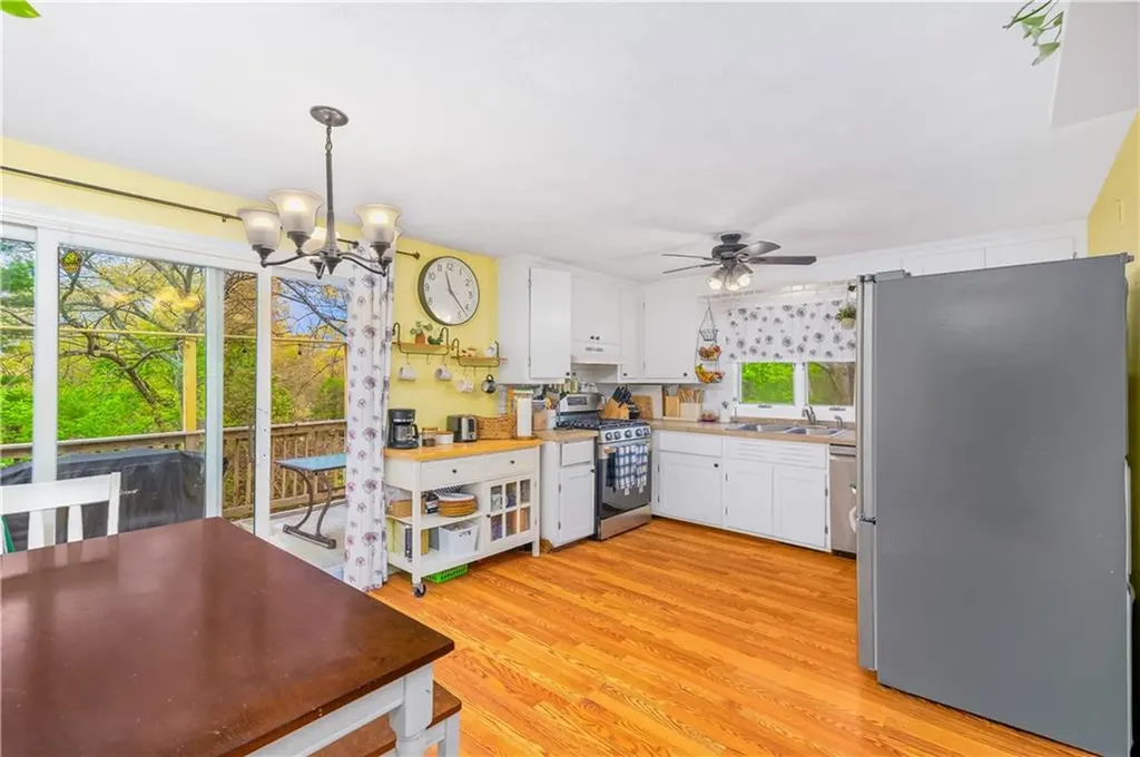 6 Linda Court Coventry RI 02816