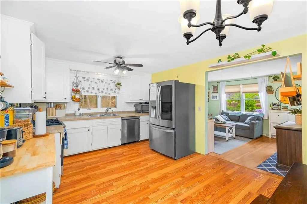 6 Linda Court Coventry RI 02816