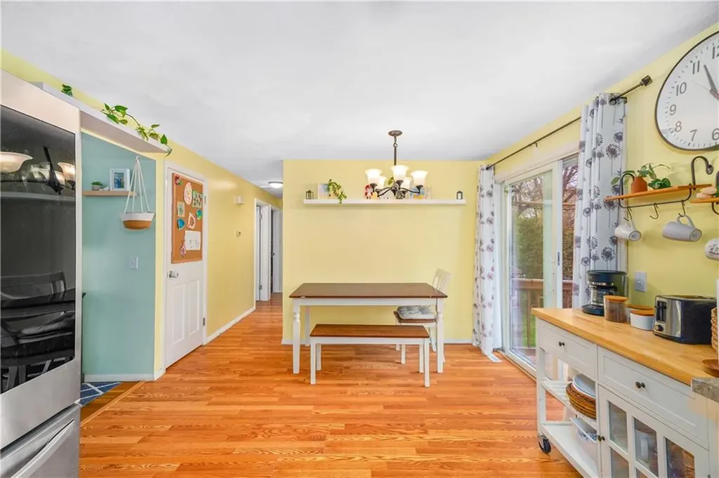 6 Linda Court Coventry RI 02816