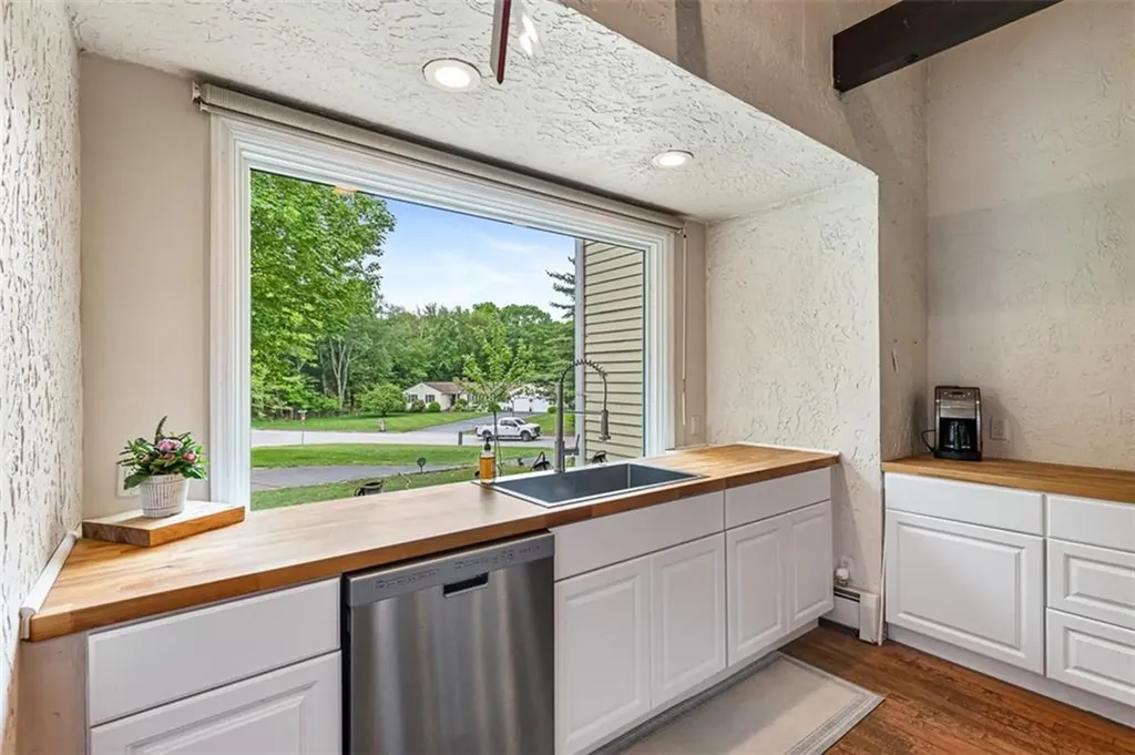 80 Woodbridge Drive East Greenwich RI 02818