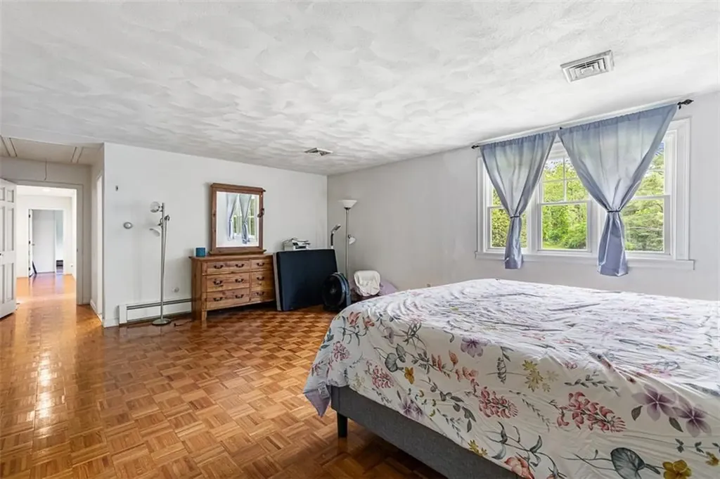 80 Woodbridge Drive East Greenwich RI 02818