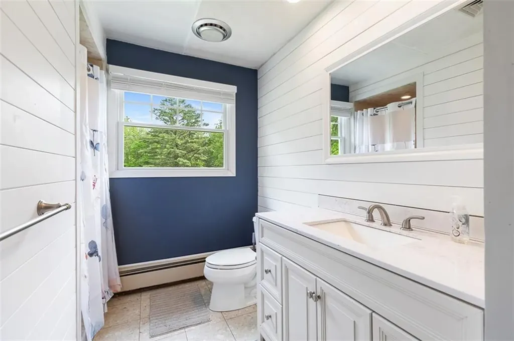 80 Woodbridge Drive East Greenwich RI 02818