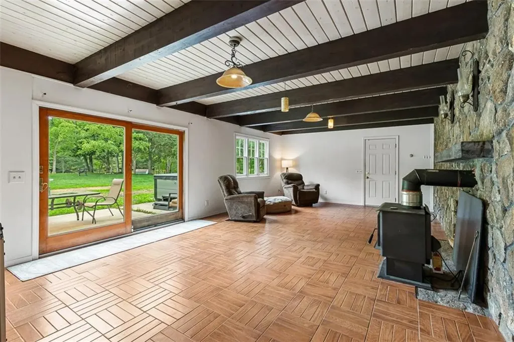 80 Woodbridge Drive East Greenwich RI 02818