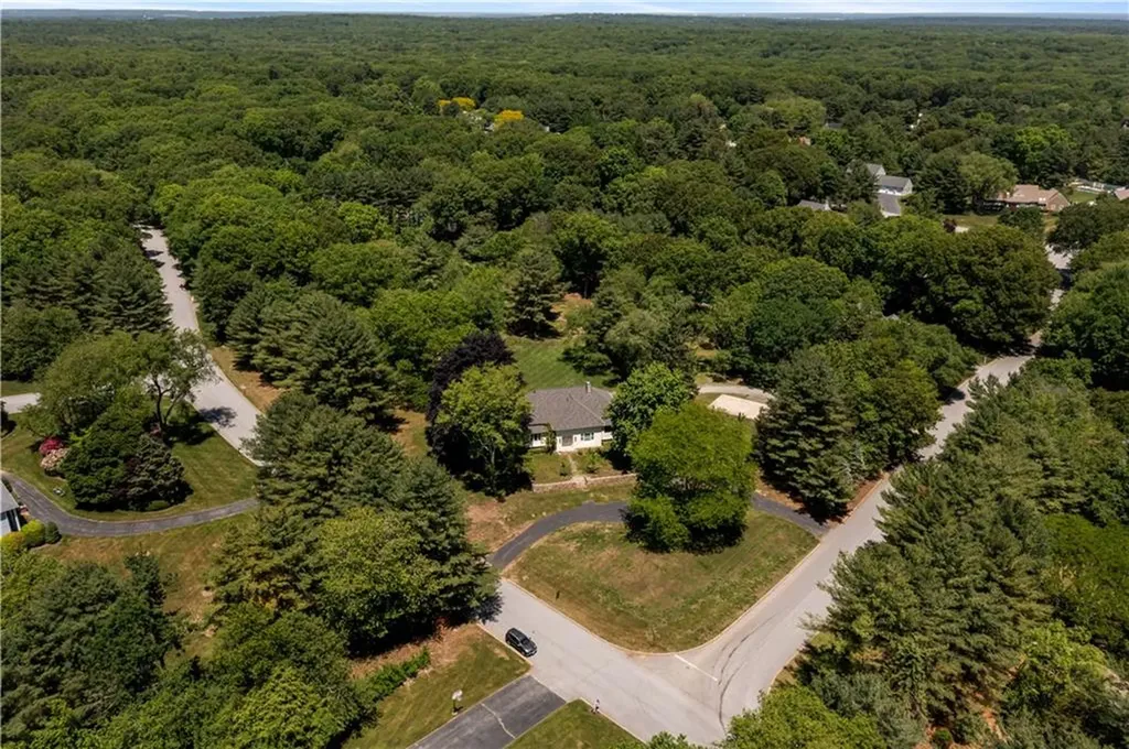 80 Woodbridge Drive East Greenwich RI 02818