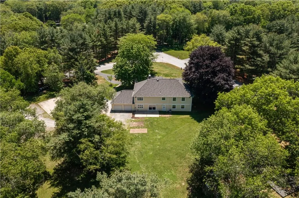 80 Woodbridge Drive East Greenwich RI 02818