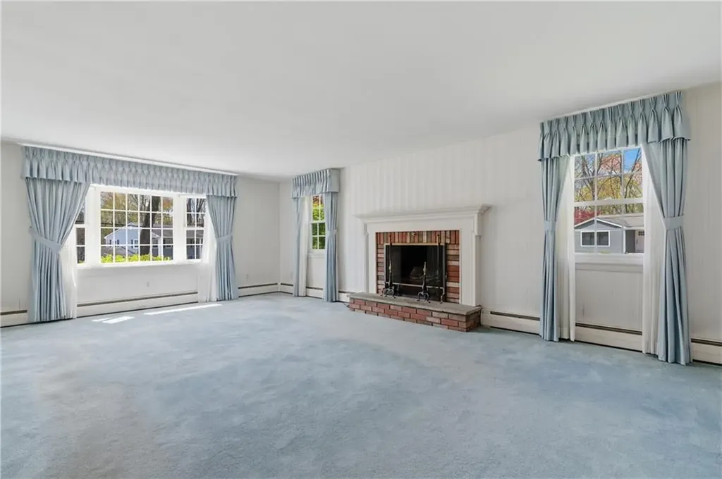 2 High Ridge Drive Cumberland RI 02864