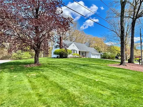 2 High Ridge Drive Cumberland RI 02864