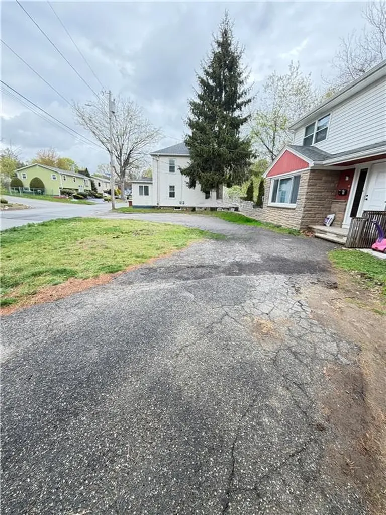 75 Hobson Avenue North Providence RI 02911