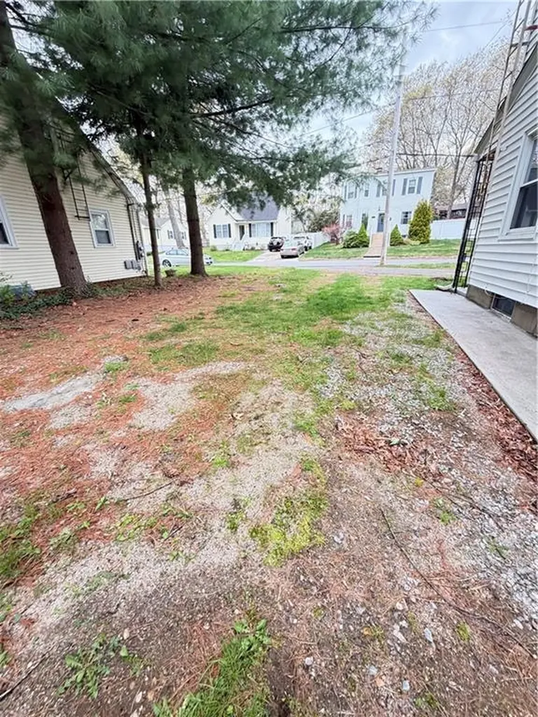 75 Hobson Avenue North Providence RI 02911