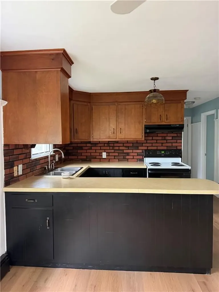 75 Hobson Avenue North Providence RI 02911