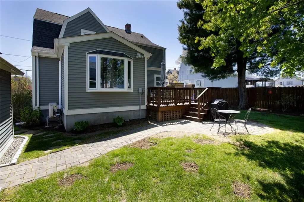 17 Sherman Street East Providence RI 02915