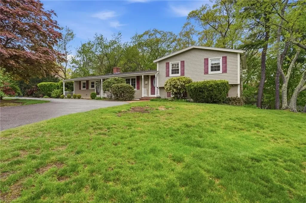 135 Red Chimney Drive Warwick RI 02886