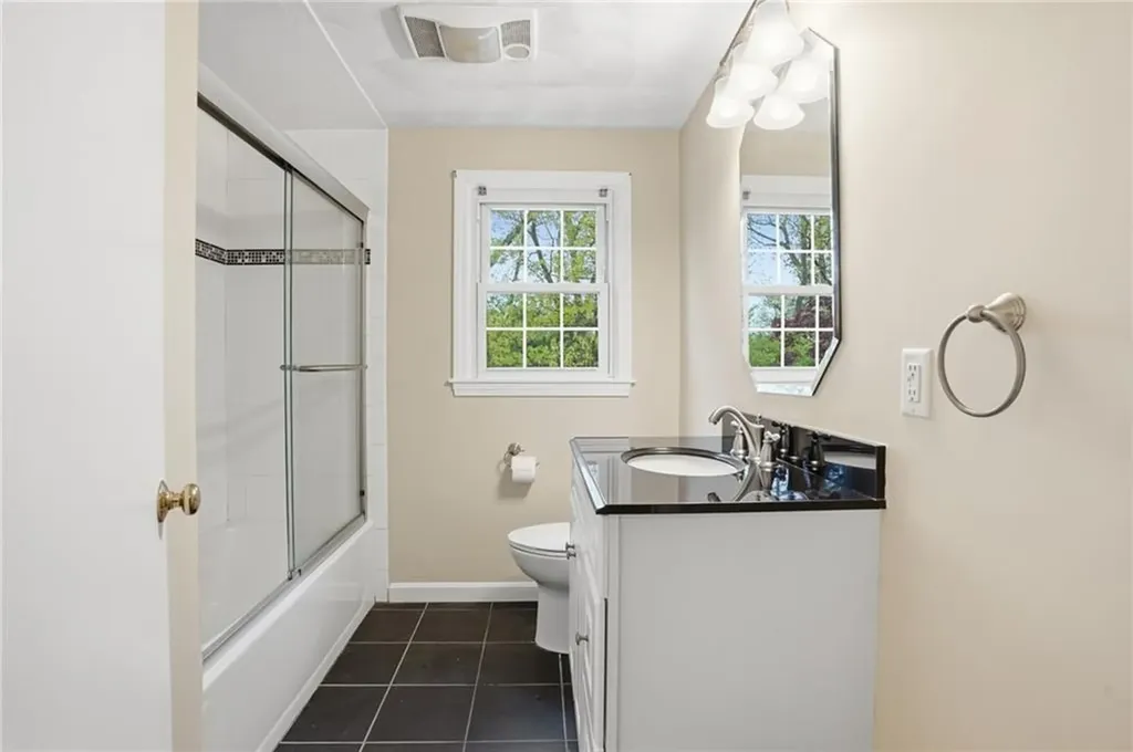 135 Red Chimney Drive Warwick RI 02886