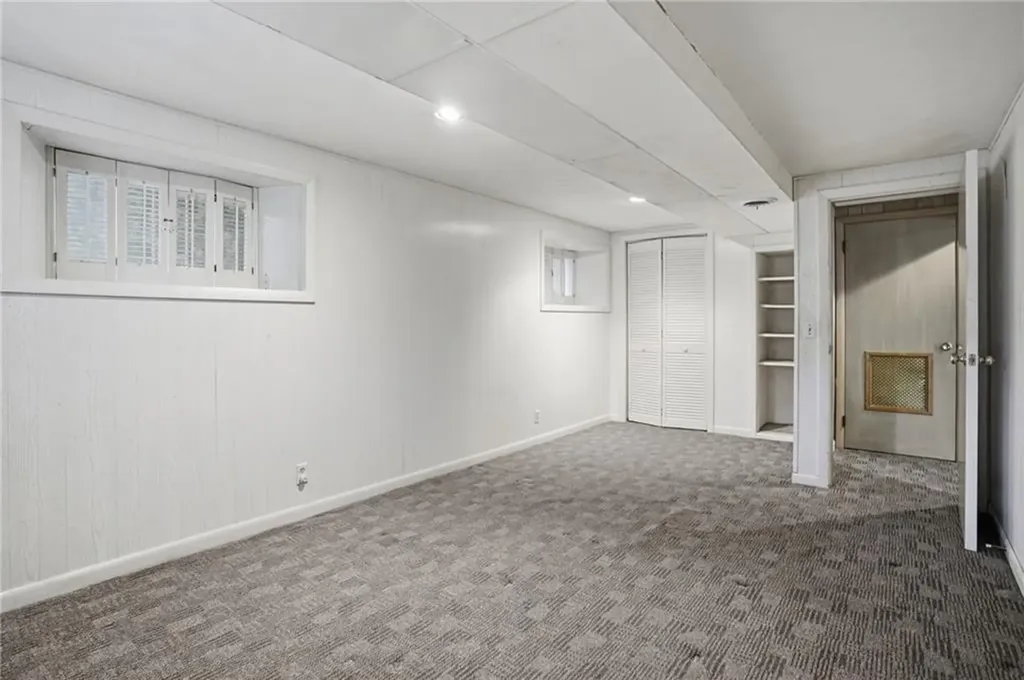 135 Red Chimney Drive Warwick RI 02886