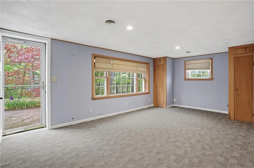 135 Red Chimney Drive Warwick RI 02886