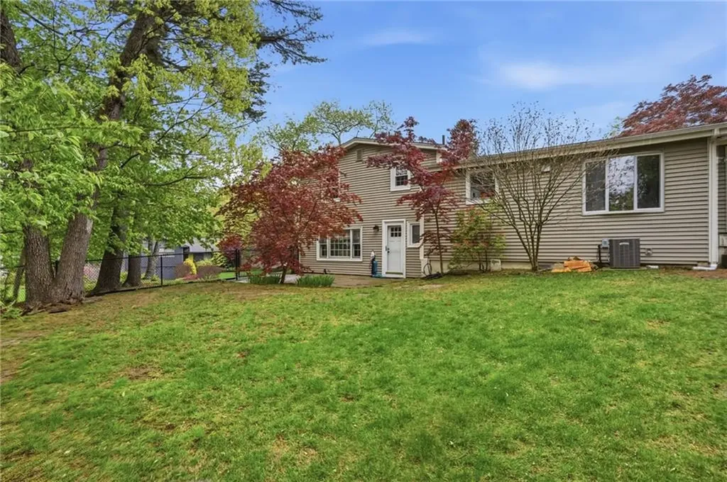 135 Red Chimney Drive Warwick RI 02886