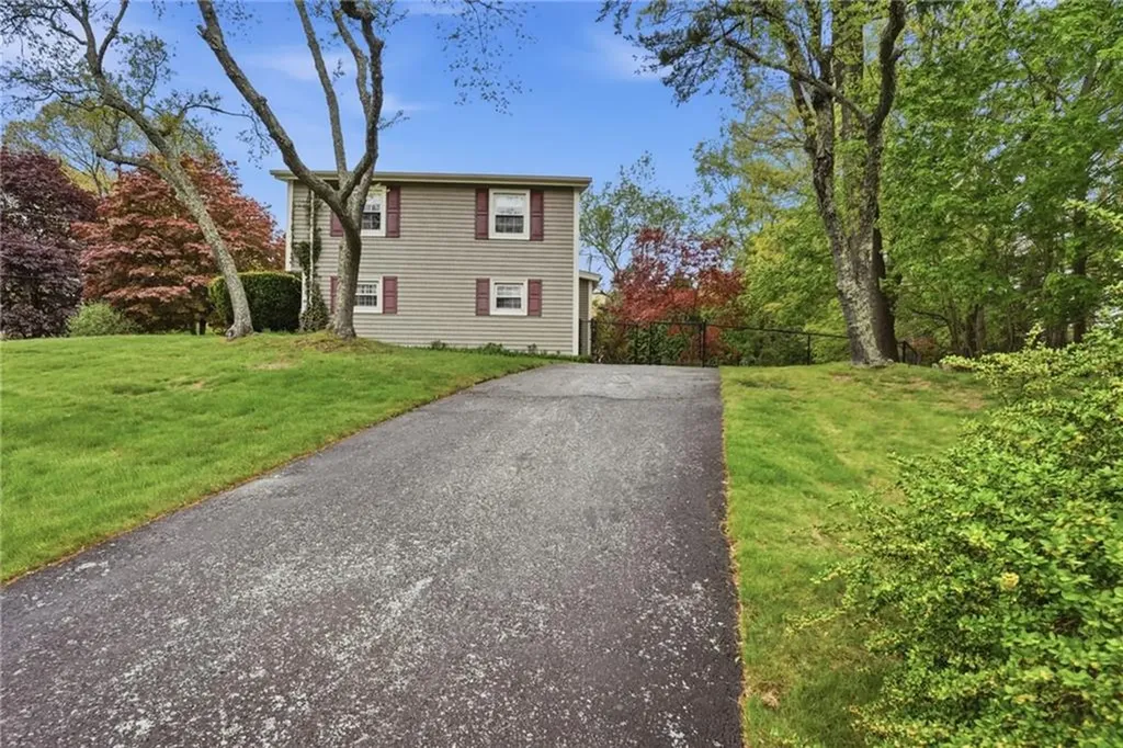 135 Red Chimney Drive Warwick RI 02886