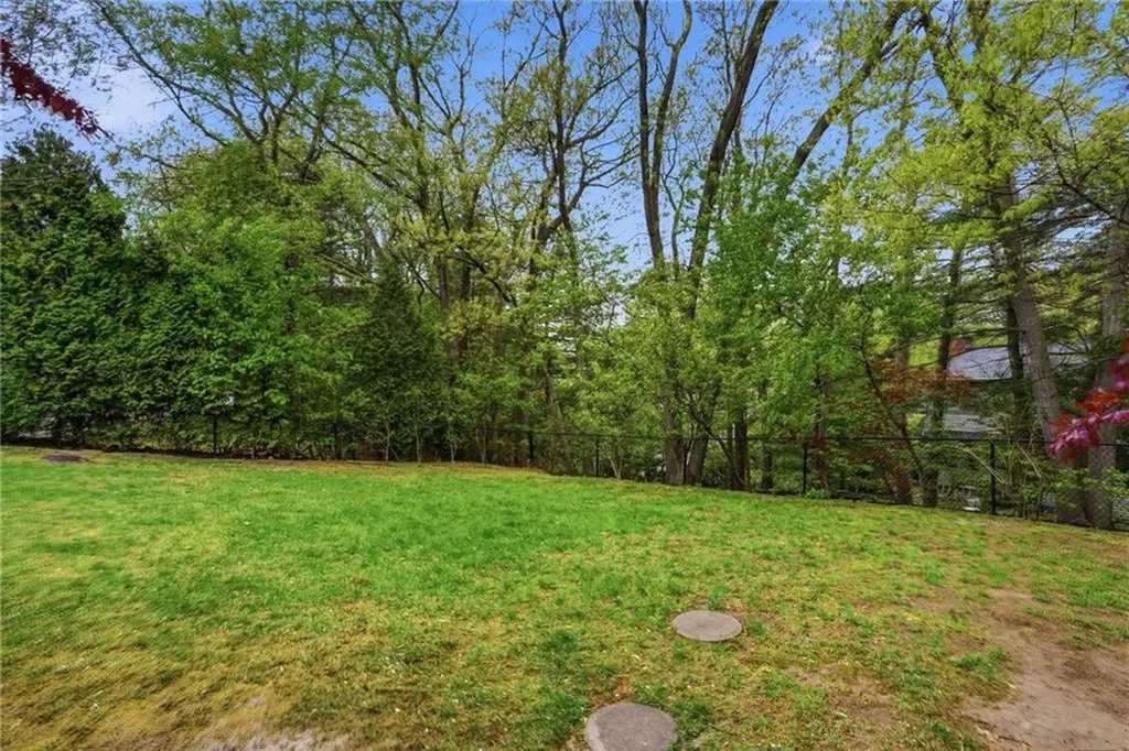 135 Red Chimney Drive Warwick RI 02886