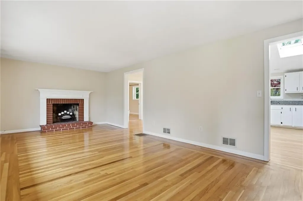 135 Red Chimney Drive Warwick RI 02886