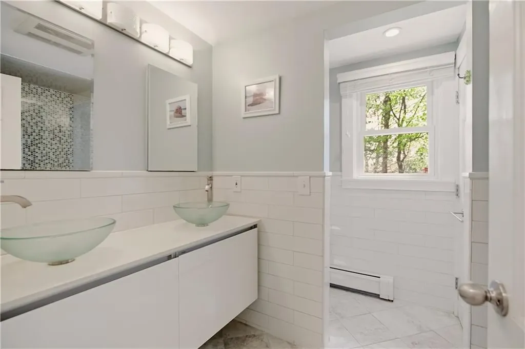 64 Lawndale Drive Warwick RI 02818