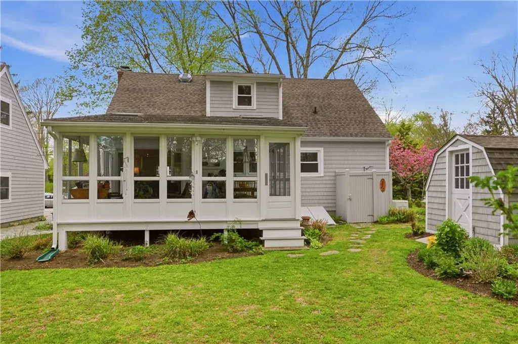 64 Lawndale Drive Warwick RI 02818