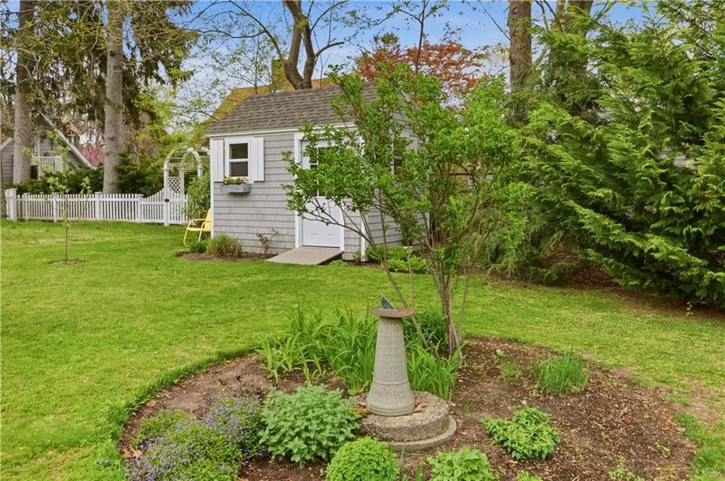 64 Lawndale Drive Warwick RI 02818