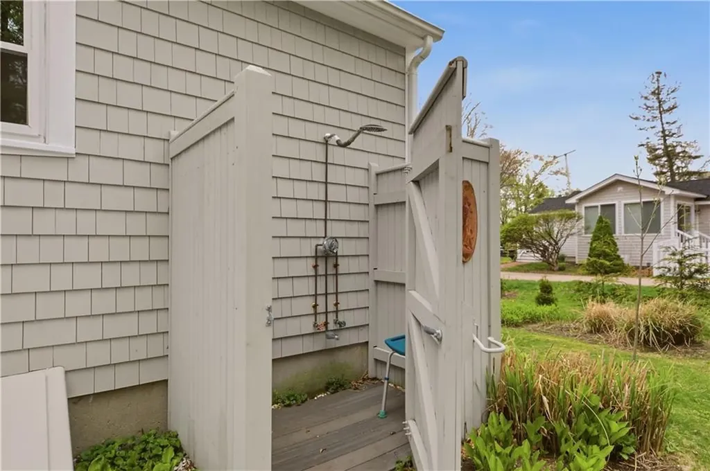 64 Lawndale Drive Warwick RI 02818