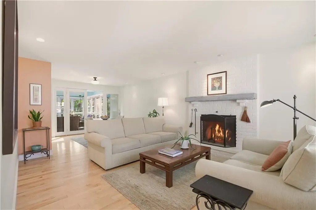 64 Lawndale Drive Warwick RI 02818