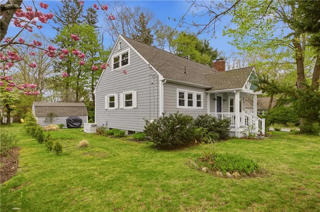 64 Lawndale Drive Warwick RI 02818