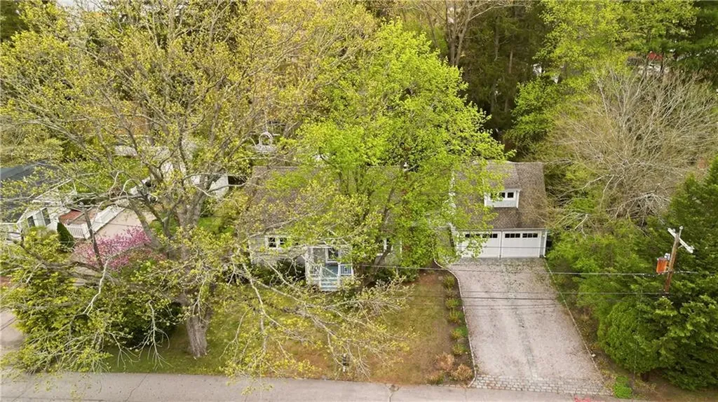 64 Lawndale Drive Warwick RI 02818