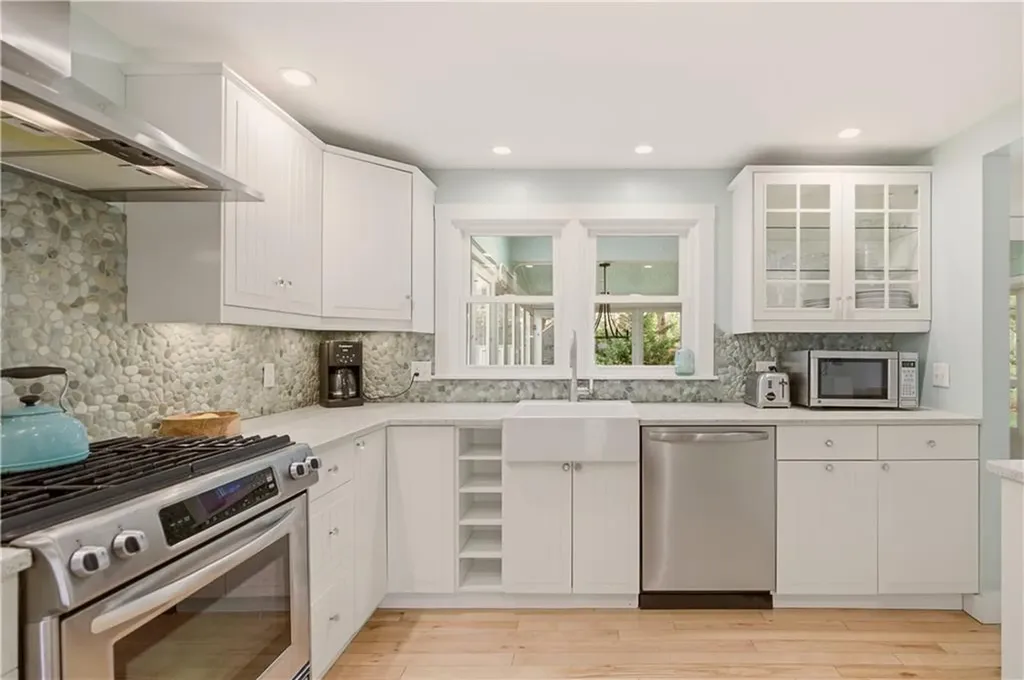 64 Lawndale Drive Warwick RI 02818