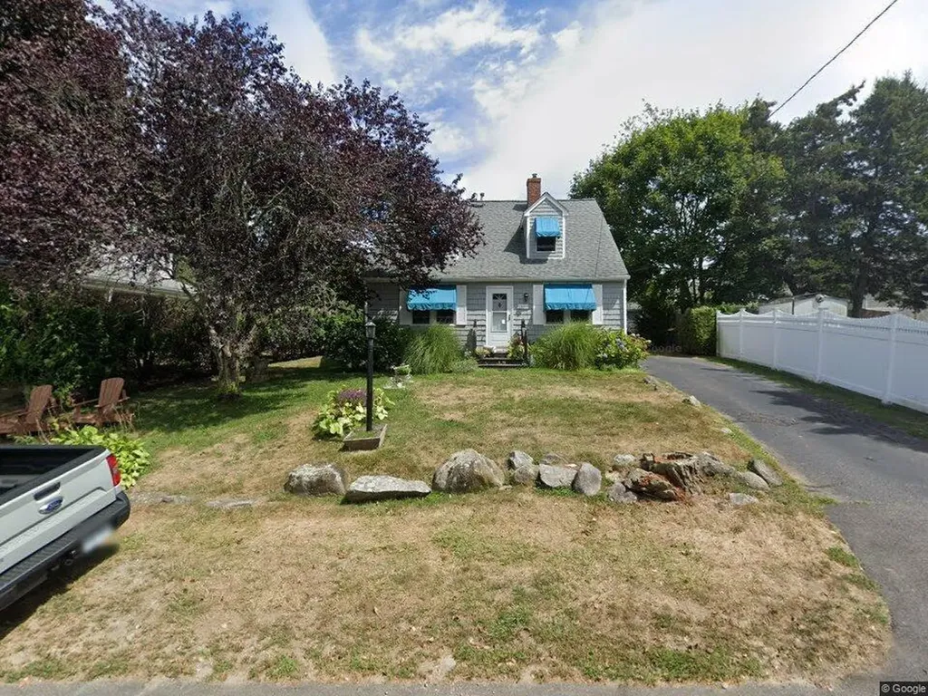 56 Bayberry Road Narragansett RI 02882