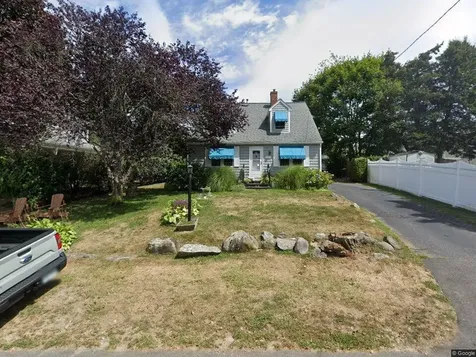 56 Bayberry Road Narragansett RI 02882