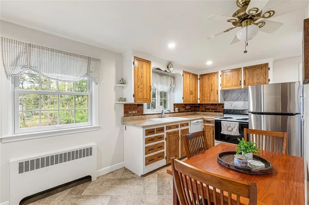 48 Barker Street Warwick RI 02888