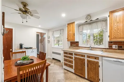 48 Barker Street Warwick RI 02888
