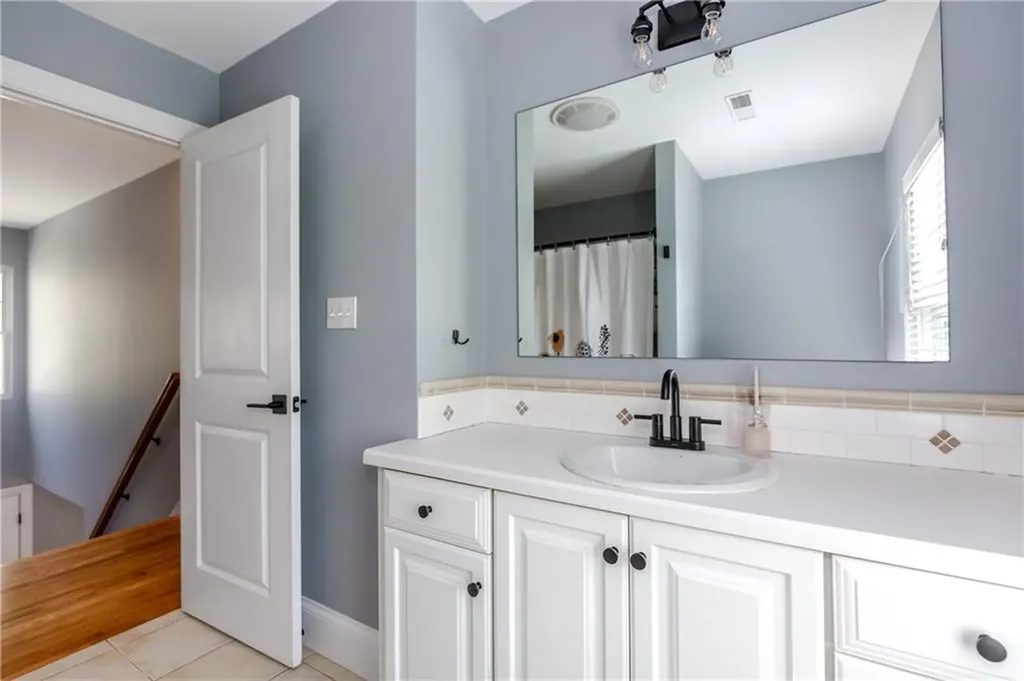 50 Searle Avenue Cranston RI 02920
