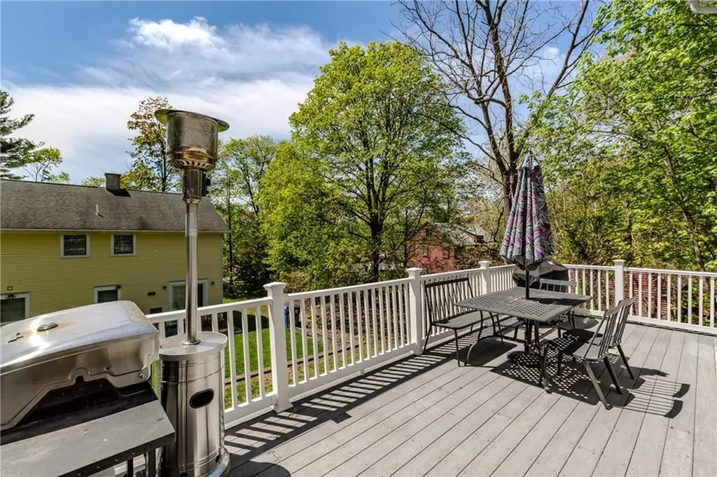50 Searle Avenue Cranston RI 02920