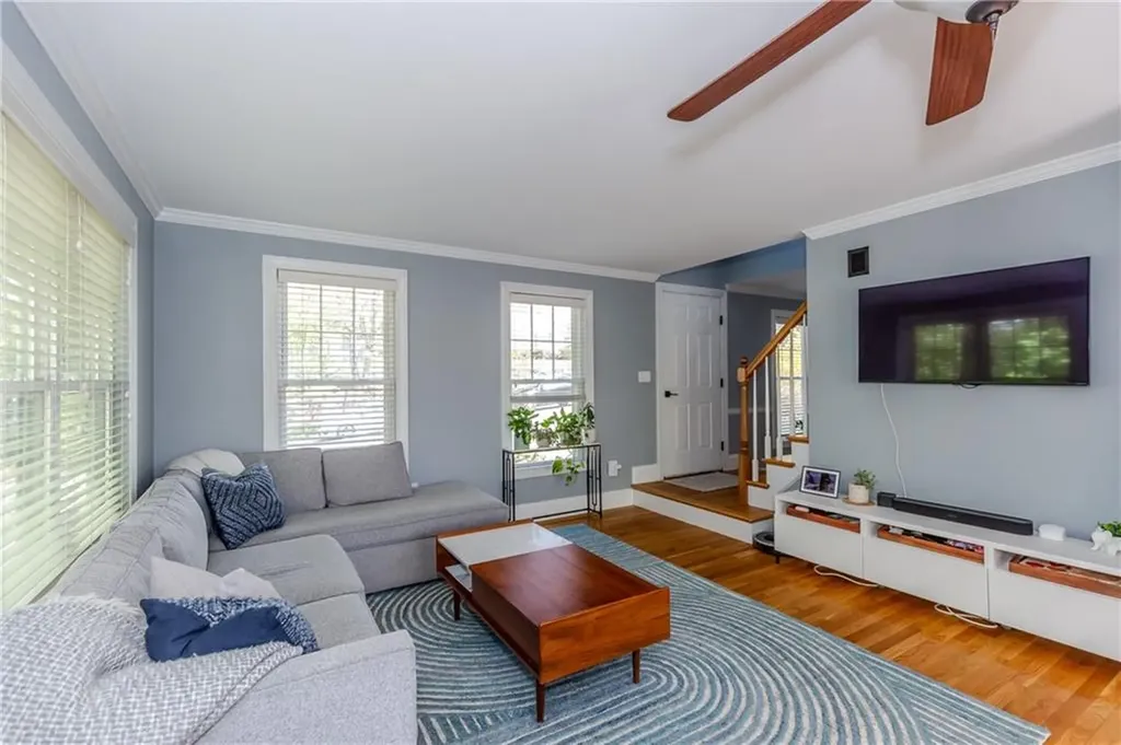 50 Searle Avenue Cranston RI 02920