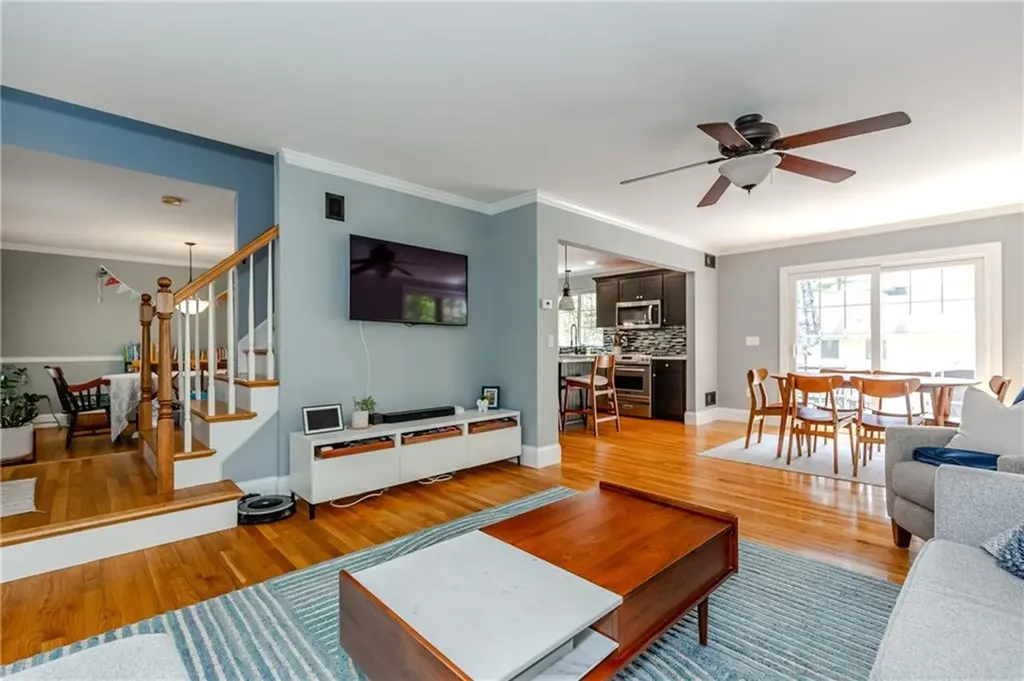 50 Searle Avenue Cranston RI 02920