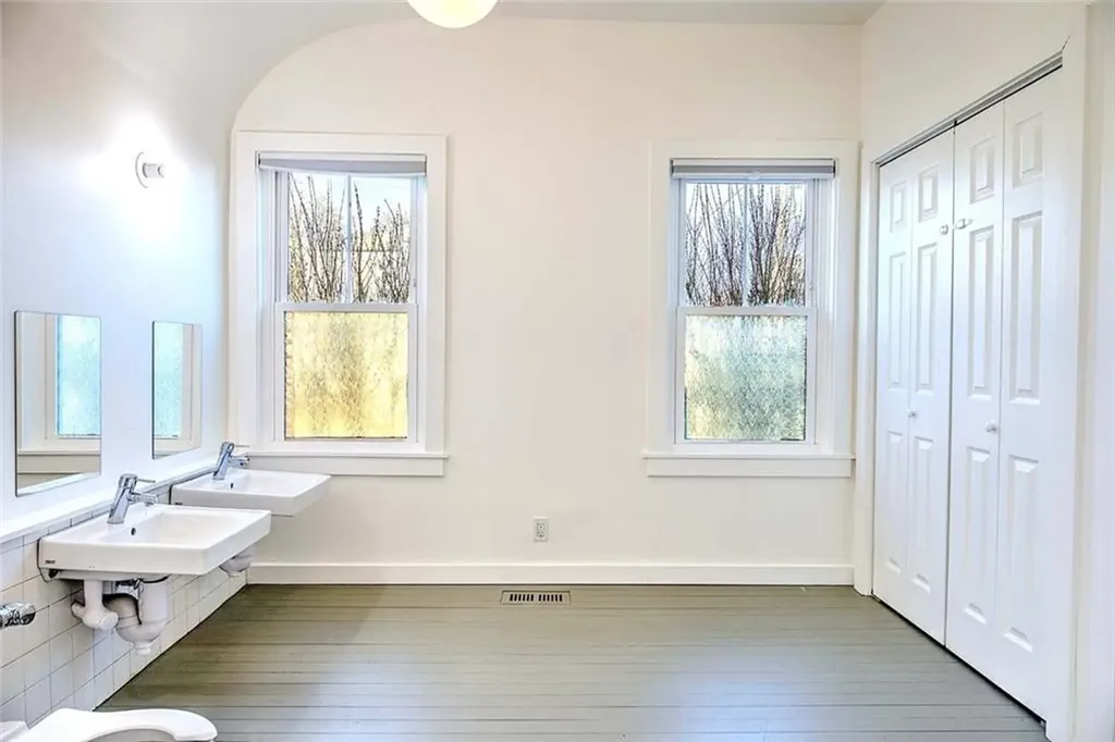 78 Stanwood Street Providence RI 02907