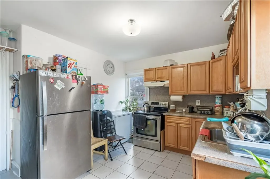 56 58 Oakland Avenue Cranston RI 02910